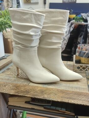Women's Cream Slouchy Mid-Calf Pointed Toe Boots